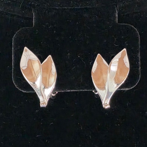 Jewelry - Vintage Silver Tone Double Leaf Clip On Earrings Botanical Modernist‎ Jewelry
